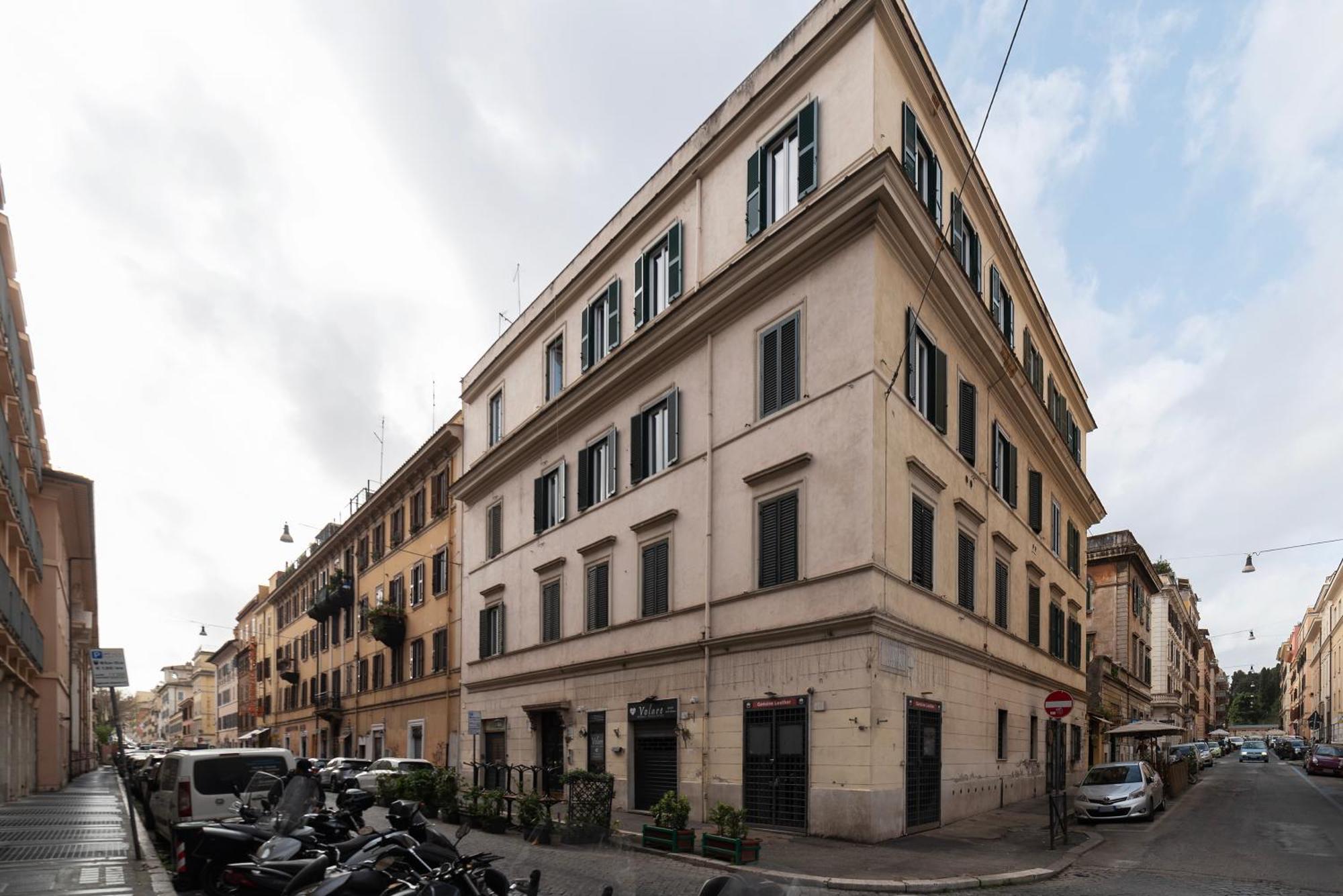 Colosseo & San Clemente Apartment Рим Экстерьер фото