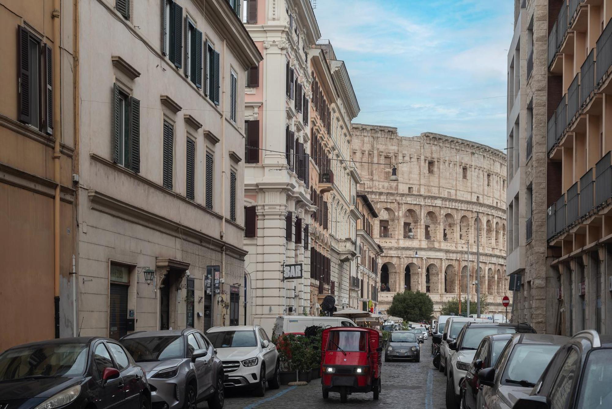 Colosseo & San Clemente Apartment Рим Экстерьер фото